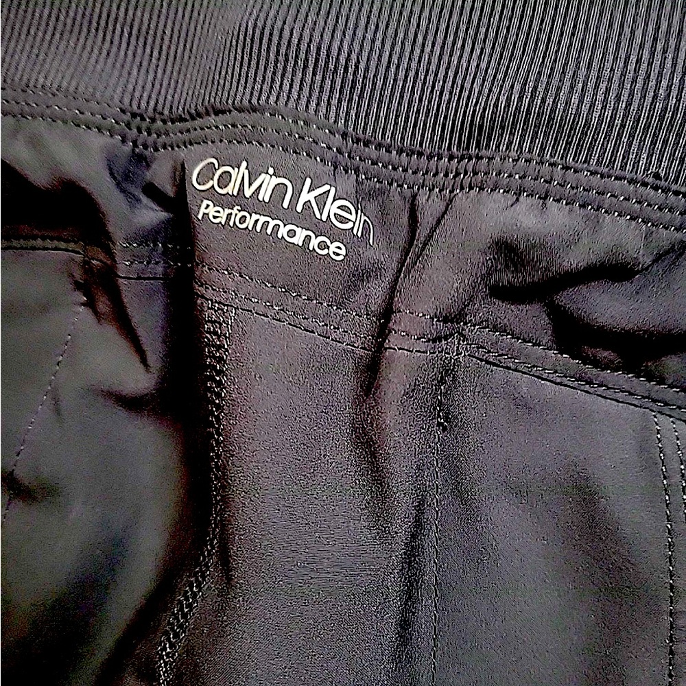 Calvin Klein Women's Rib Cuff Bottom Capri Pant - Picture 5 of 7